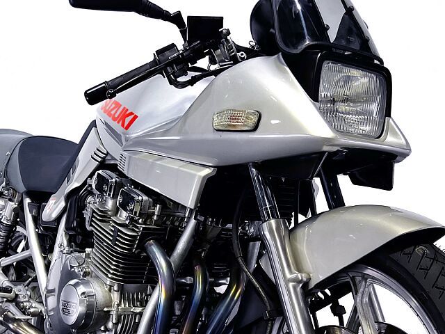 GSX1100S カタナ (刀)/スズキ 極美車 実走17,964km Newタイヤ&チェーン