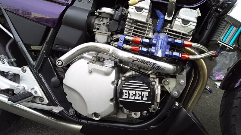 YAMAHA XJR400「エンジンガードよりサブフレームっしょ