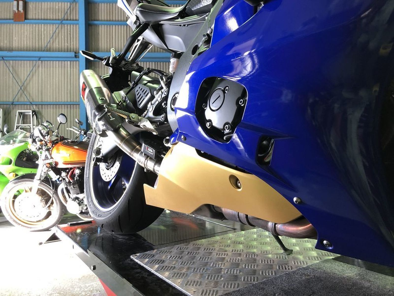 YAMAHA YZF-R6「AKRAPOVIC アクラポビッチ:JMCA仕様 スリップ