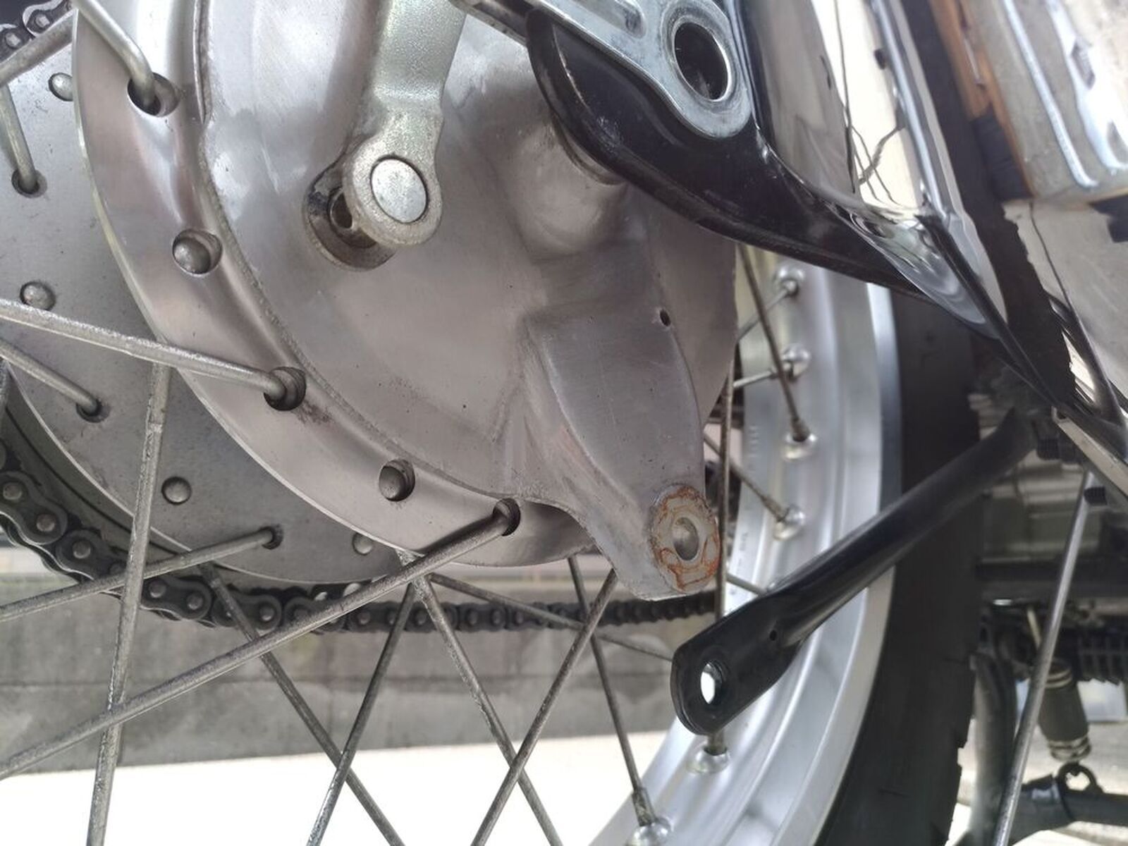 YAMAHA SR400「SR400 リヤハブにXT500のOリング組み込み（取付け