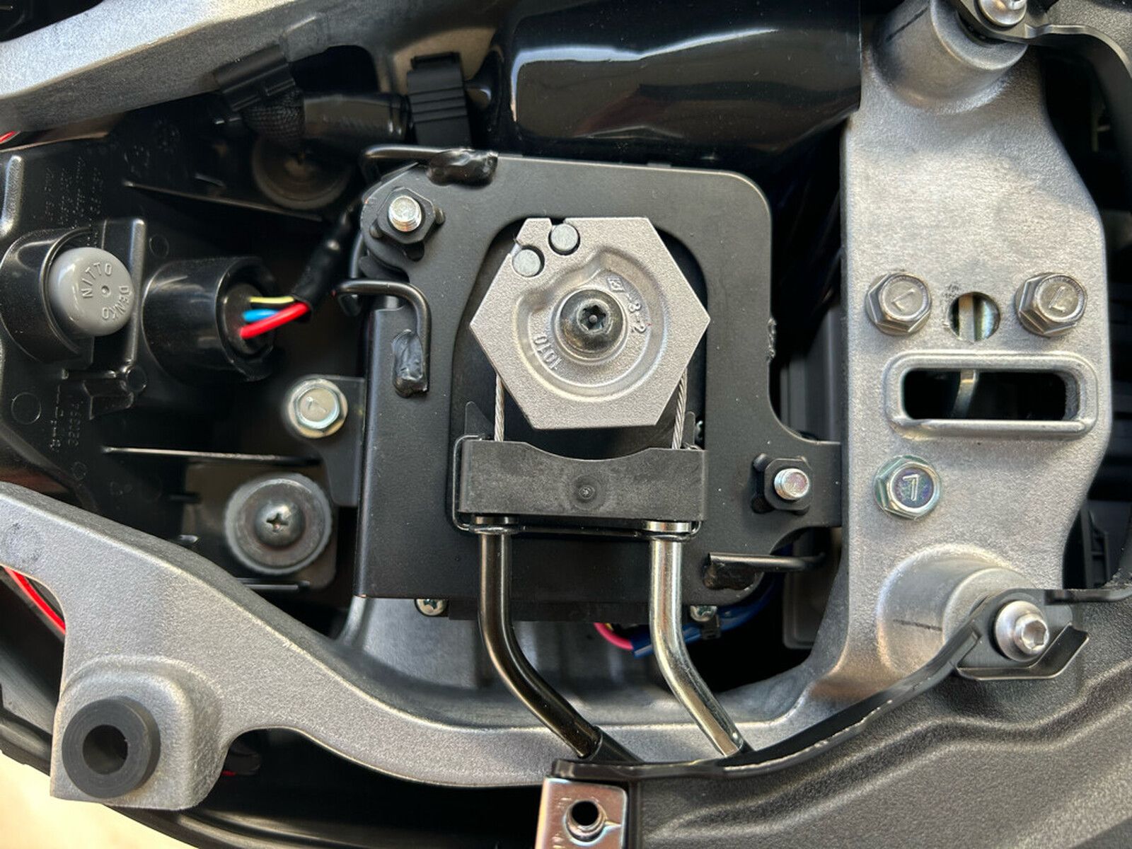 KAWASAKI ZX-6R「サーボモーター撤去」 | ウェビックコミュニティ