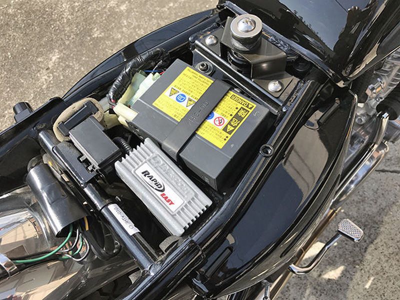 YAMAHA SR400「SRにラピットバイクイージーを取り付け