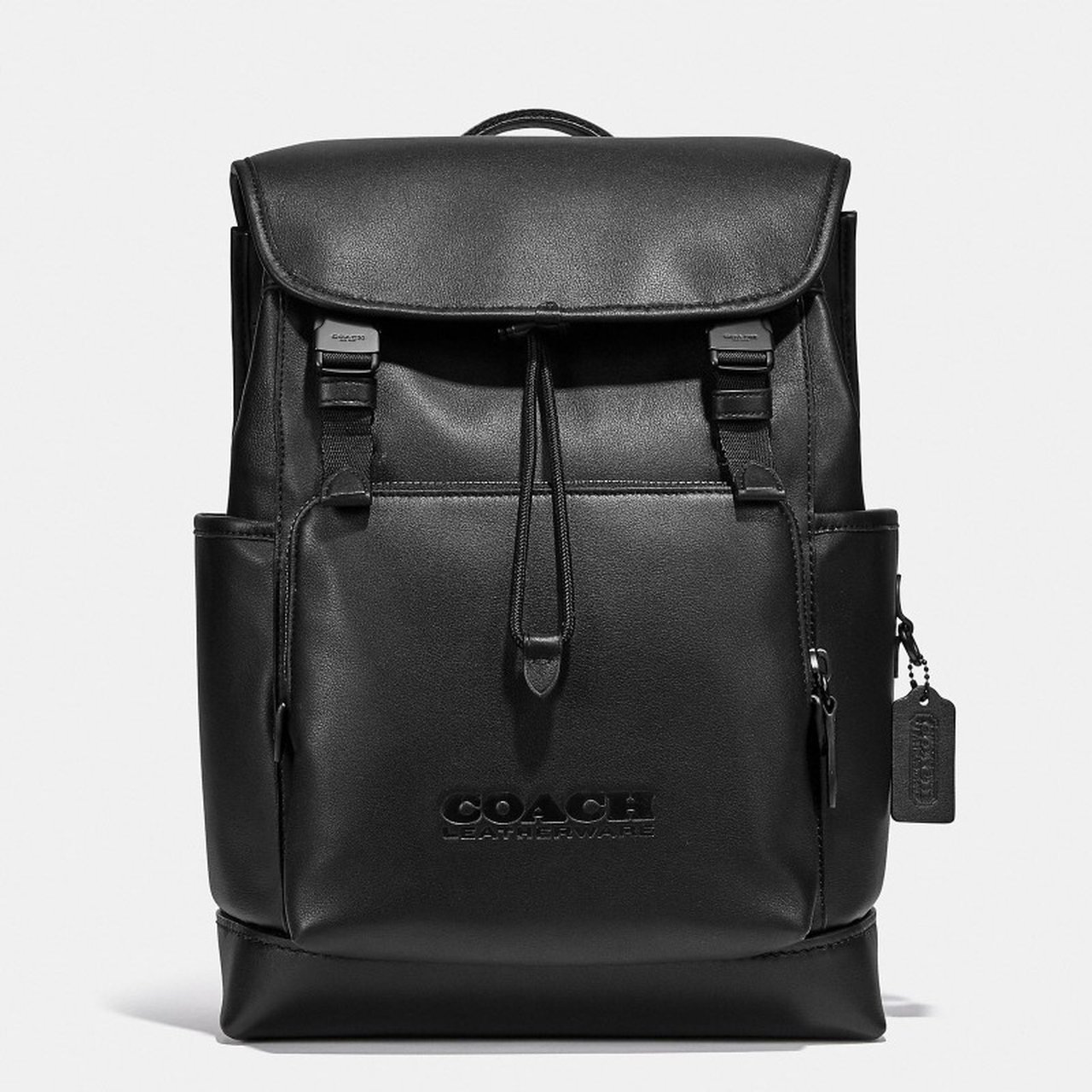 黒しか勝たん！コーチから新作「リーグ フラップ バックパック」が発売