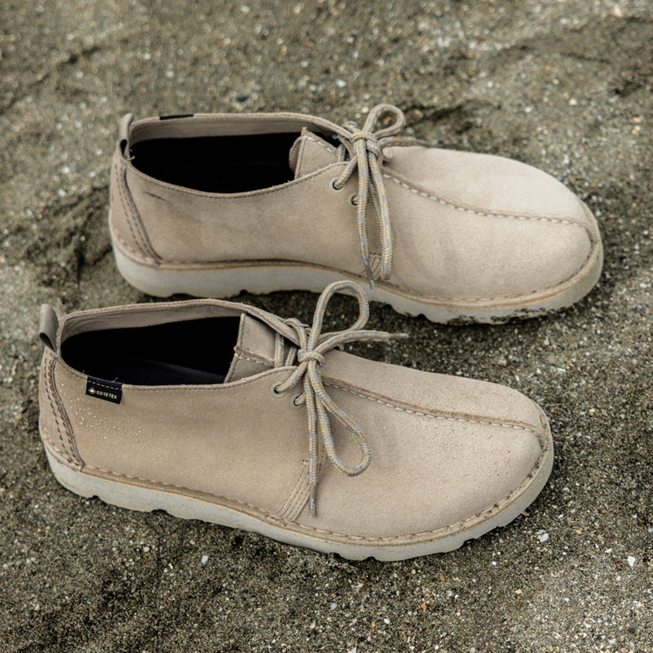 ゴアテックスで梅雨対応】ビームス限定色のクラークス「デザート