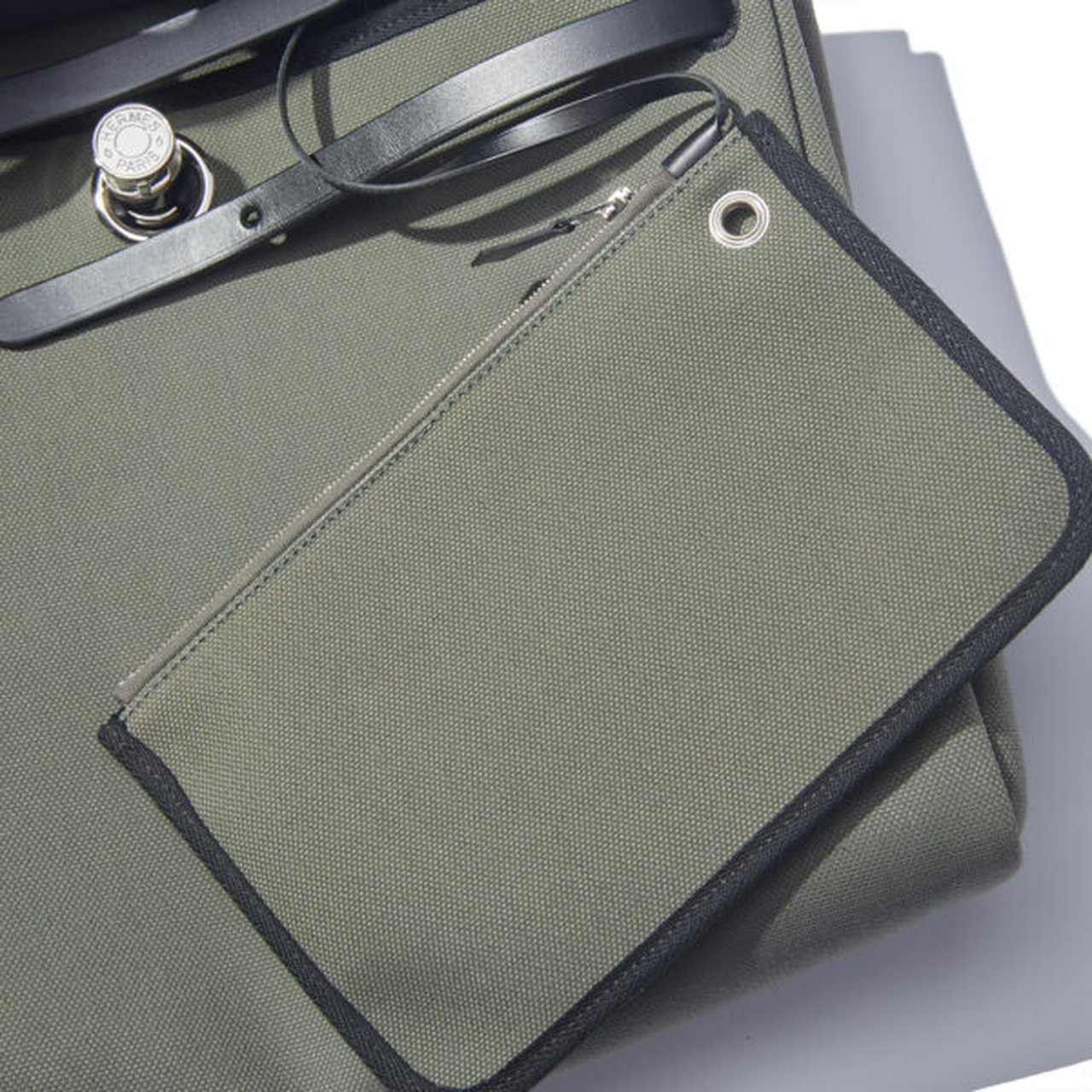 エルメス、サンローラン… 大人の夏の着こなしを格上げ。人気ハイ