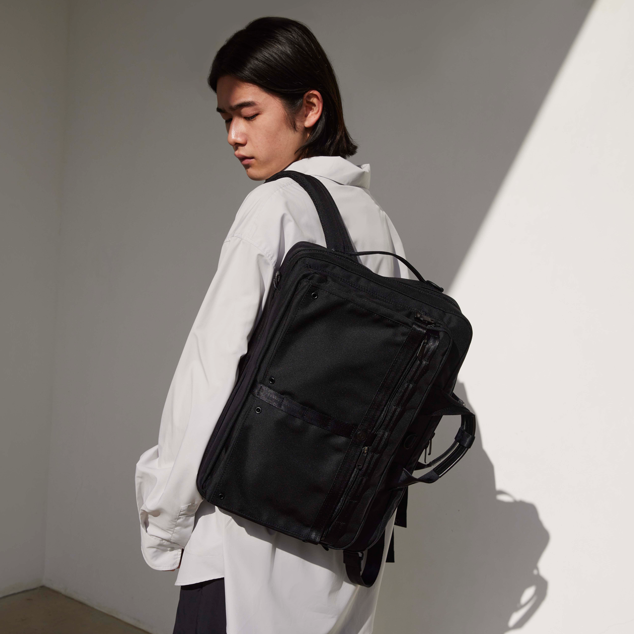 大人が買うべき吉田カバン】ビジネスバッグの新定番。黒一色の「POTR