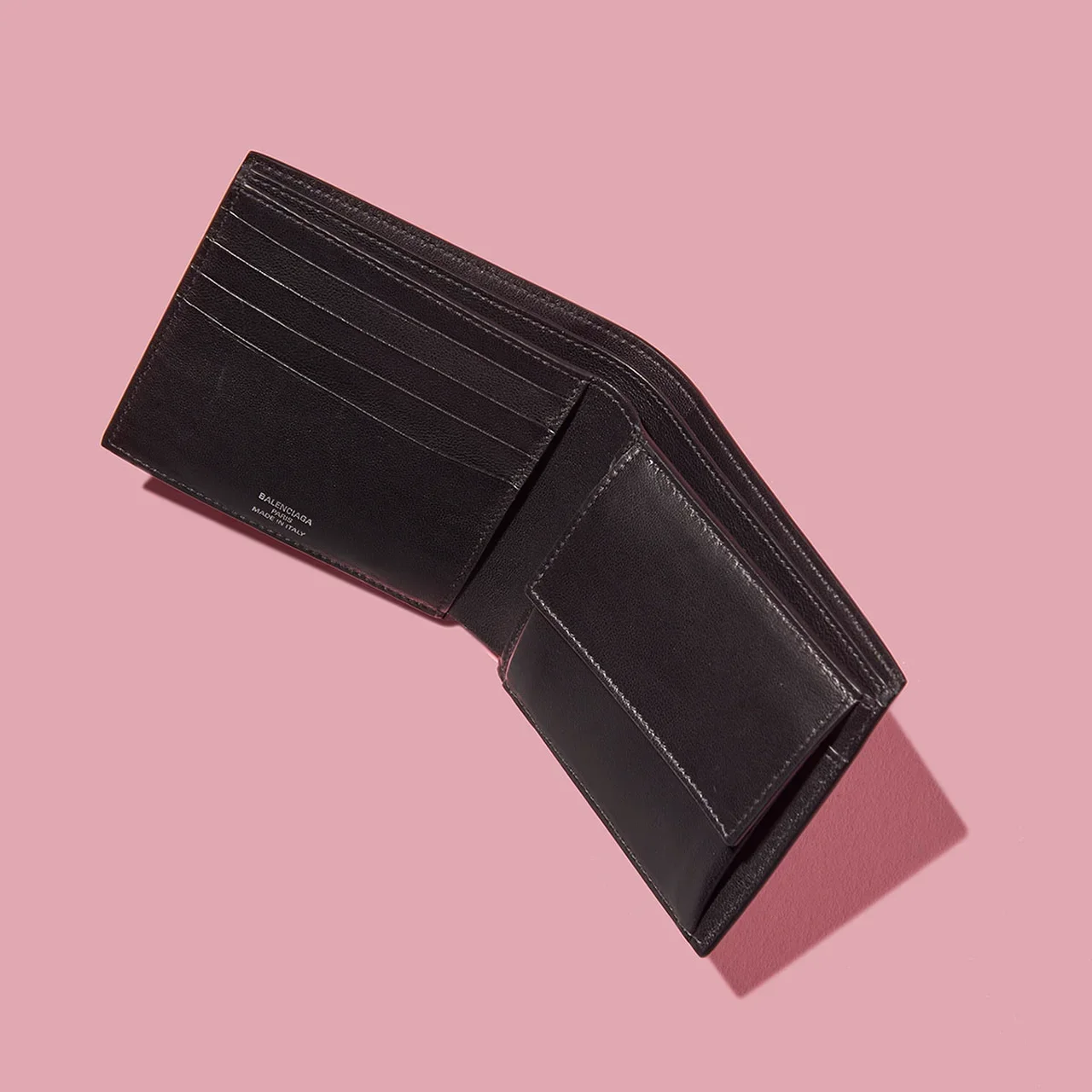 大人の二つ折り財布】グッチ、ディオール、バレンシアガ。人気ハイ