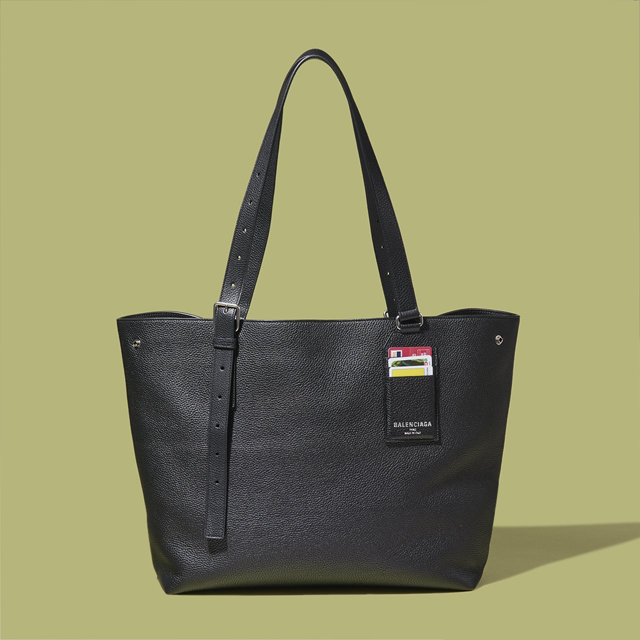 バレンシアガ】日本限定の黒トートバッグ、限定色のミニ財布に新型