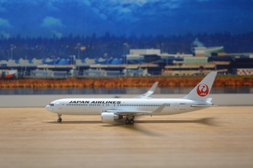 PH04346 Japan Airlines 日本航空Boeing 767-300ER JA621J Phoenix 1