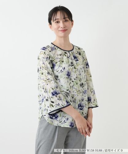 フラワー柄バンドカラーブラウス|レリアン | レリアン公式オンラインストア