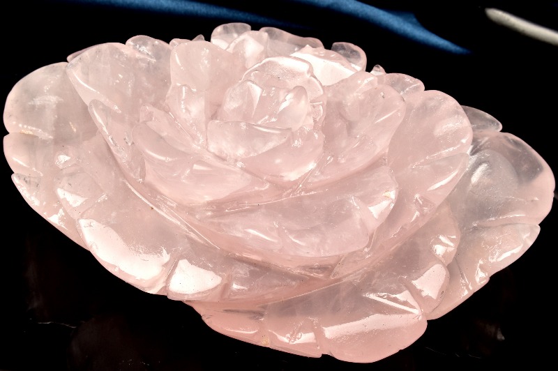 1点物】マダガスカル産 ローズクォーツ 118x81x42mm 薔薇彫刻バラ