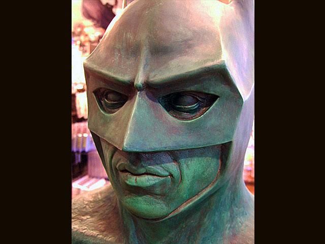 初代マイケルキートン版 バットマン・ライフサイズバスト（青銅カラー