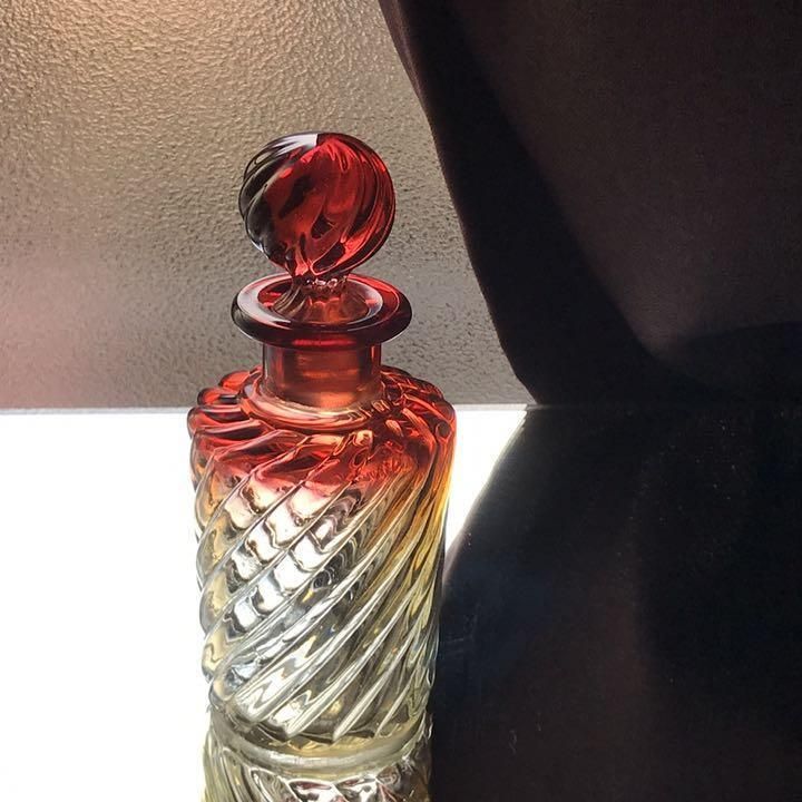 アンティーク美品 バカラバンブー香水瓶 赤黄グラデーション 大きい