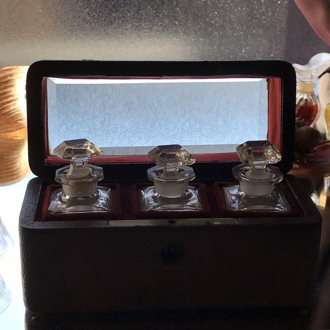 希少アンティークバカラ製香水瓶セット 19世紀後半 ケース付き美品