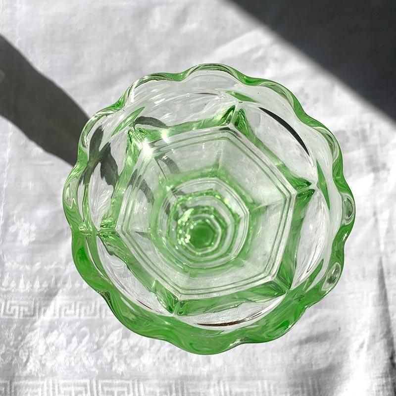 ウランガラス フラワーベース 緑の花瓶 オブジェ