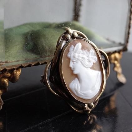 ヴィンテージ カメオ シェル ゴールドメタル ブローチ（Vintage Cameo