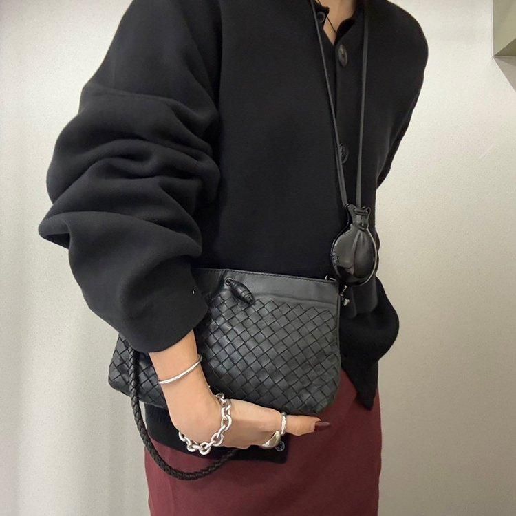 イントレチャートワンショルダーバッグ ブラック ヴィンテージ