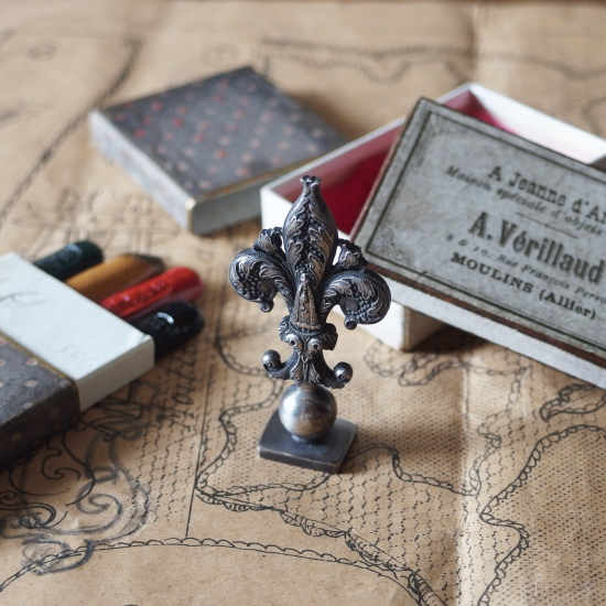 アンティークスタンプ | フランス フルールドリスのシーリングスタンプ