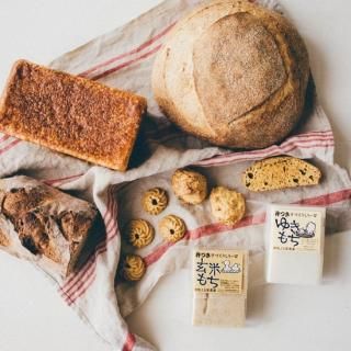 わざわざオリジナル 後藤睦 カッティングボード 小 - MANY | サンプル