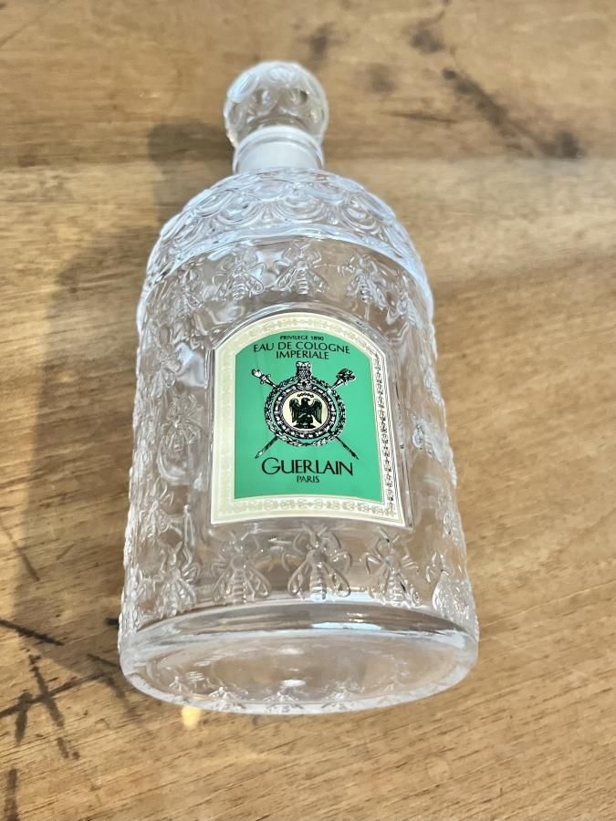 ゲランの香水瓶 緑色のラベル - アンティークとテディベアの店 Parade