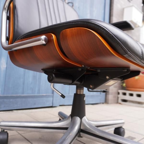 スイスのgiroflex (ジロフレックス)より人気のBRASA(ブラサ)デスク