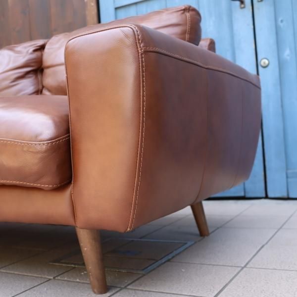 人気のunico(ウニコ)よりMOLN(モルン) レザー 3シーターソファーです