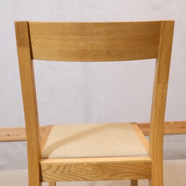 人気の無印良品(MUJI)のオーク無垢材を使用したダイニングチェアー2脚