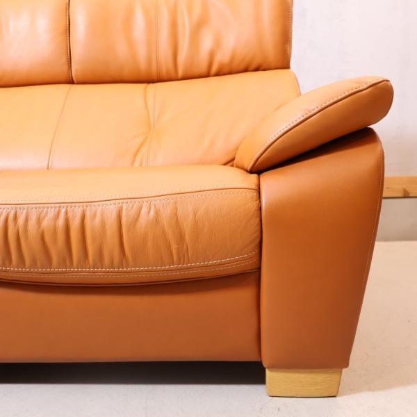 karimoku(カリモク家具)より本革を使用したZT73 3人掛けソファー