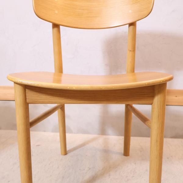 無印良品(MUJI)のオーク材を使用したラウンドチェア2脚セットです