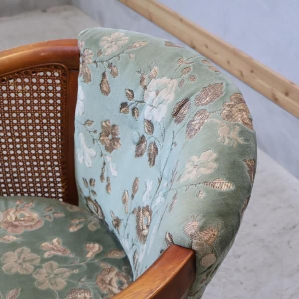 MITSUKOSHI(三越)の高級家具、Brugge(ブルージュ)のアームチェアーです