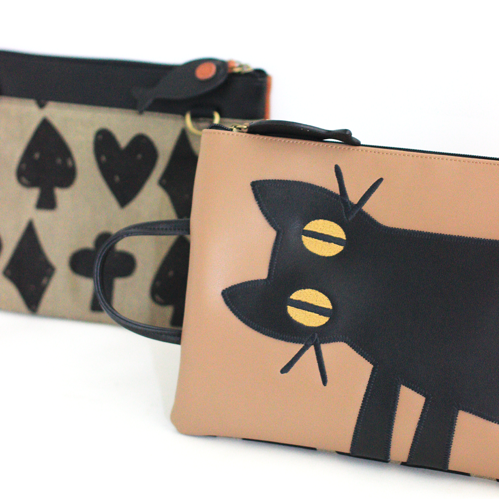 見つめる猫 ショルダーバッグ - Atsuko Matano 公式オンラインショップ