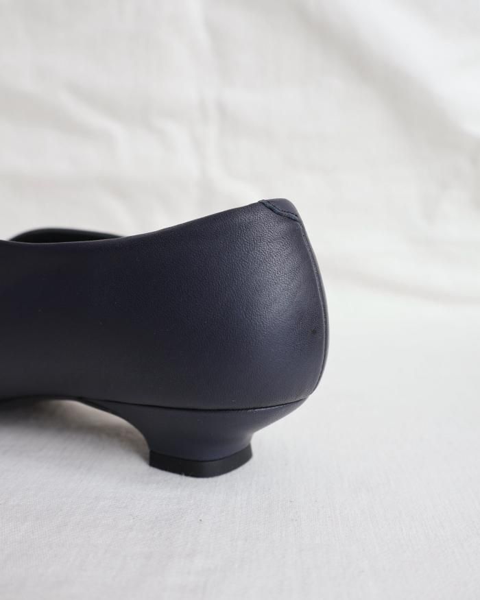 Mame Kurogouchi：Curved Line Low Heel Slipon - NAVY - ORANN ONLINE