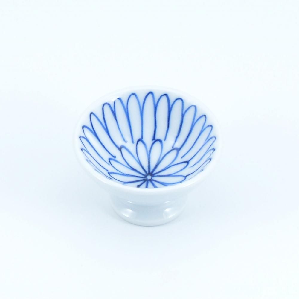 菊花(青) 高台盃 | 日本製陶器 - 有田焼のまるぶんオンラインストア