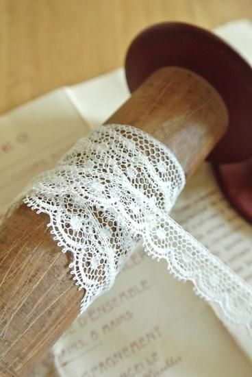 フランスアンティーク・レース テープ - メゾン・ヴィヴィエンヌ