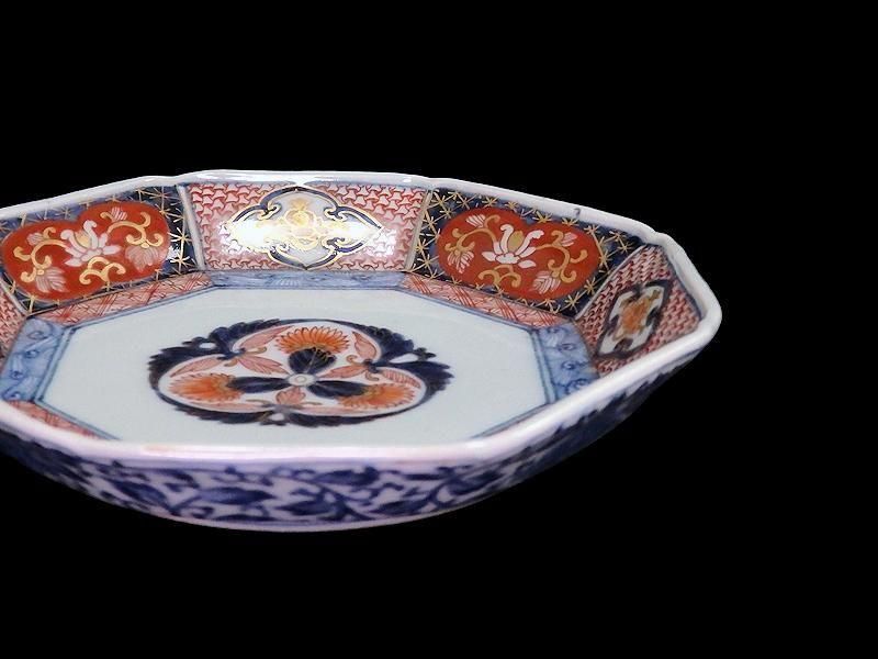 古伊万里 金襴手 毘沙門亀甲紋に花図 八角6寸皿 江戸期