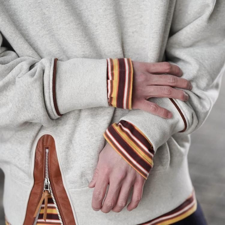 コッキ KHOKI 26ss レザートリムドスウェットシャツ Leather-Trimmed