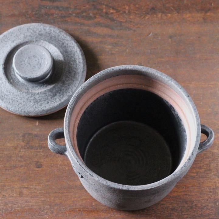 石渡磨美 炊飯土鍋 2合 黒錆 - 作家ものの器と生活雑貨 on-la-cru