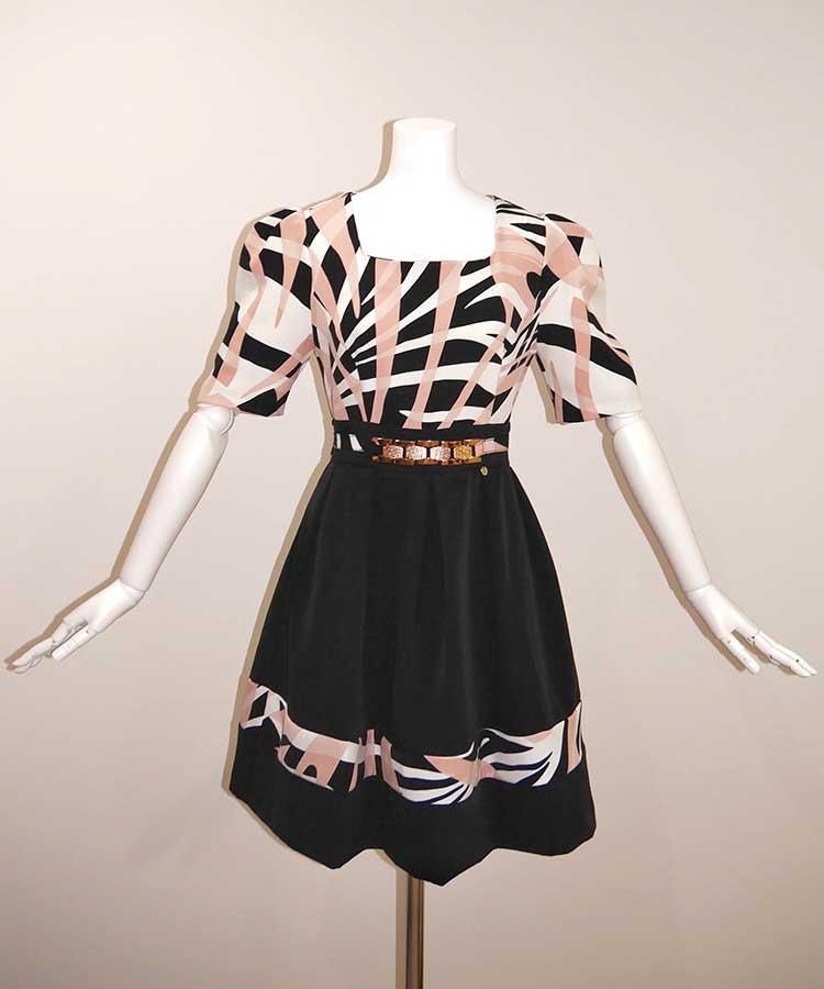 イタリア RINSCIMENTO リナシメント / 柄 フレア ミニ丈 ワンピース