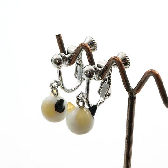 三毛ねこ玉イヤリング ロジウム 8mm 猫玉 ネコ玉 ねこ ネコ ニャンコ