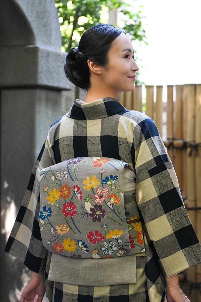 銀座【帯5780】北崎正枝作 紬地 型絵染 名古屋帯「秋桜」（紙の帯封