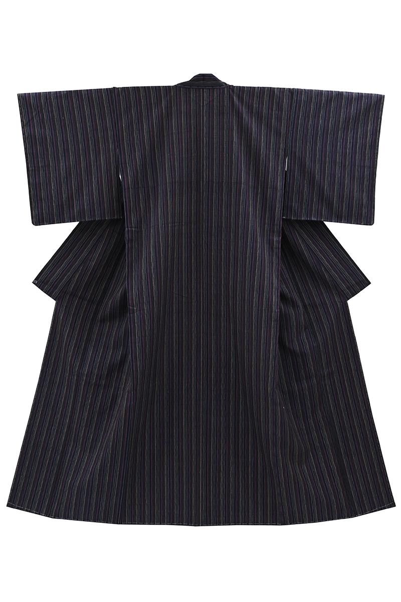 銀座【着物4747】よねざわ新田製 新田英行作 紅花染 筬波間道（反端