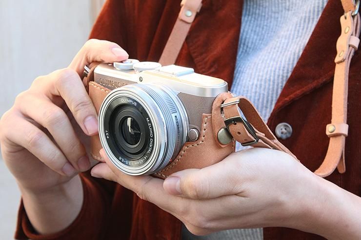 ph_olympus_epl10holder_wm_1.