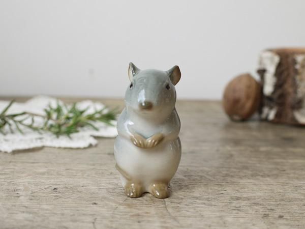 フィンランドで見つけたロシア製Lomonosov 立つネズミの陶器フィギュア
