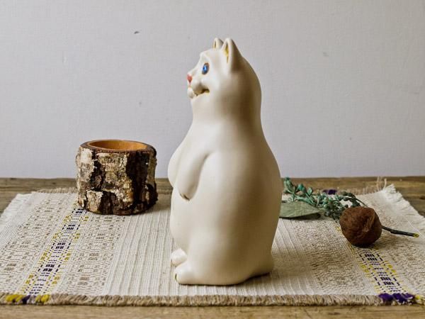 リトアニアの陶器の猫オブジェ（白・立ちねこ）1 - presse 北欧