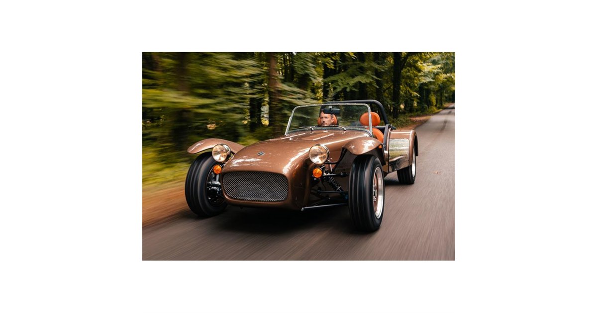 ケータハムが「スーパーセブン2000」を発売 クラシックな装いの軽量