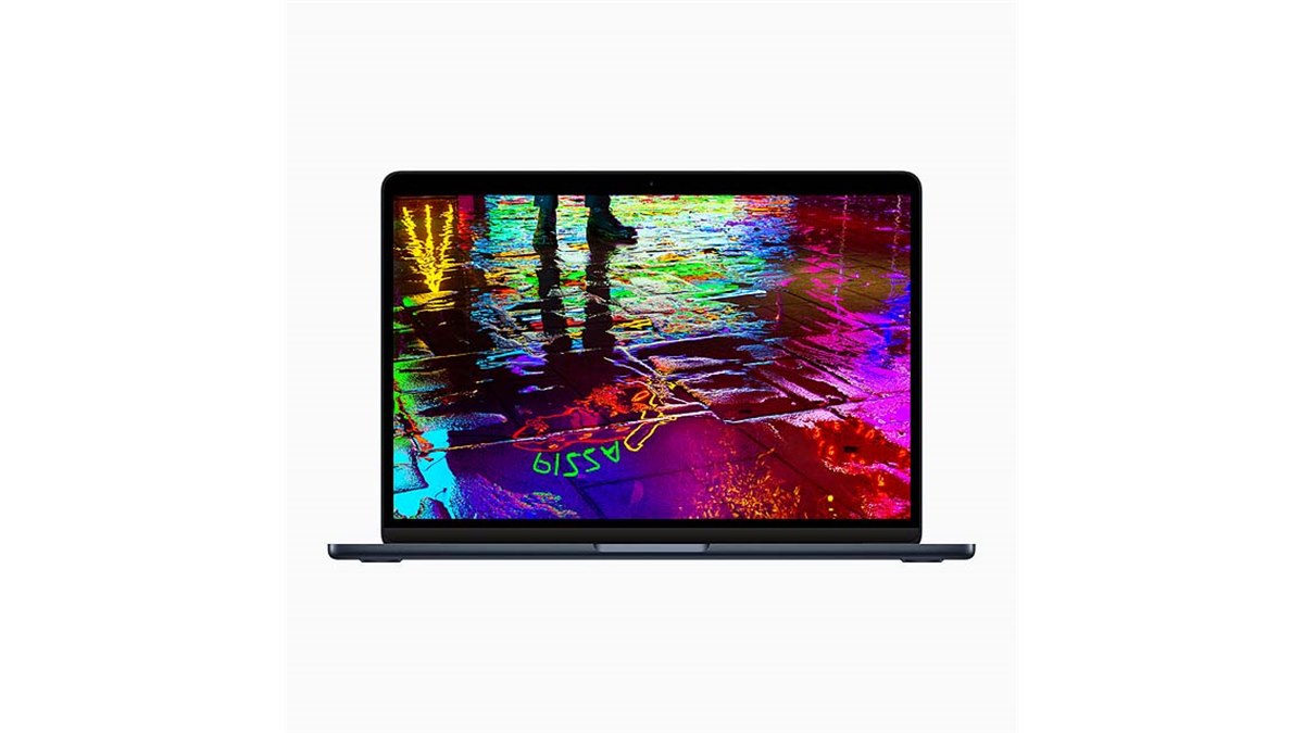 アップル、M2搭載の13.6型「MacBook Air」を7/15に発売 - 価格.com
