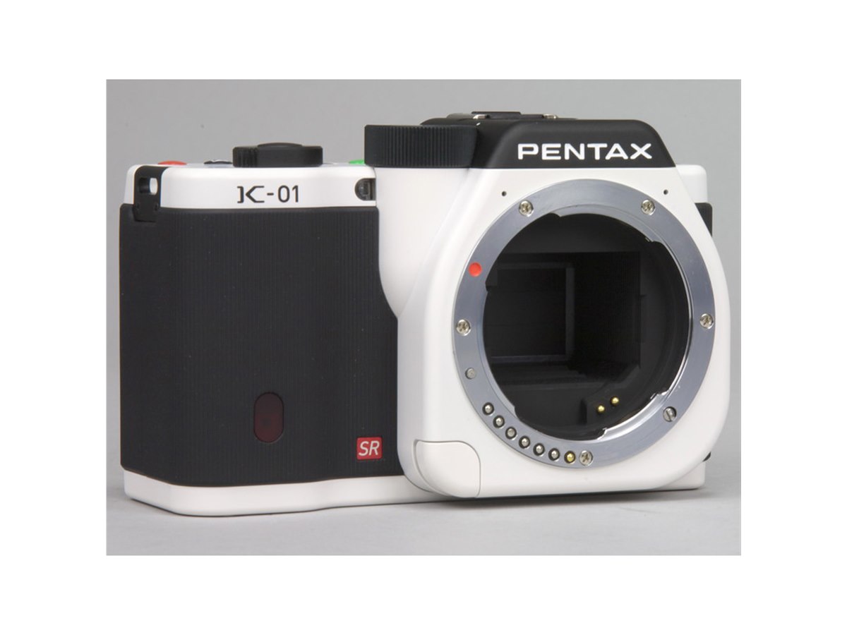 ペンタックス、ミラーレス一眼「K-01」のボディ単体を5/11発売 - 価格.com