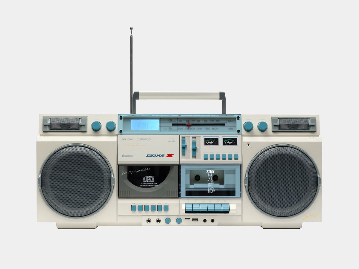 ドウシシャ、「ずっと真夜中でいいのに。」とコラボした多機能ラジカセ