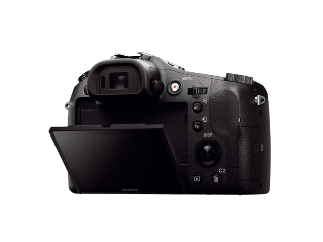 ソニー、4Kや超スロー動画に対応した8.3倍ズームの1型カメラ「RX10 II