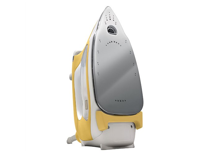 蛇の目ミシン、オートリフト機能を搭載したアイロン「オリソスマート